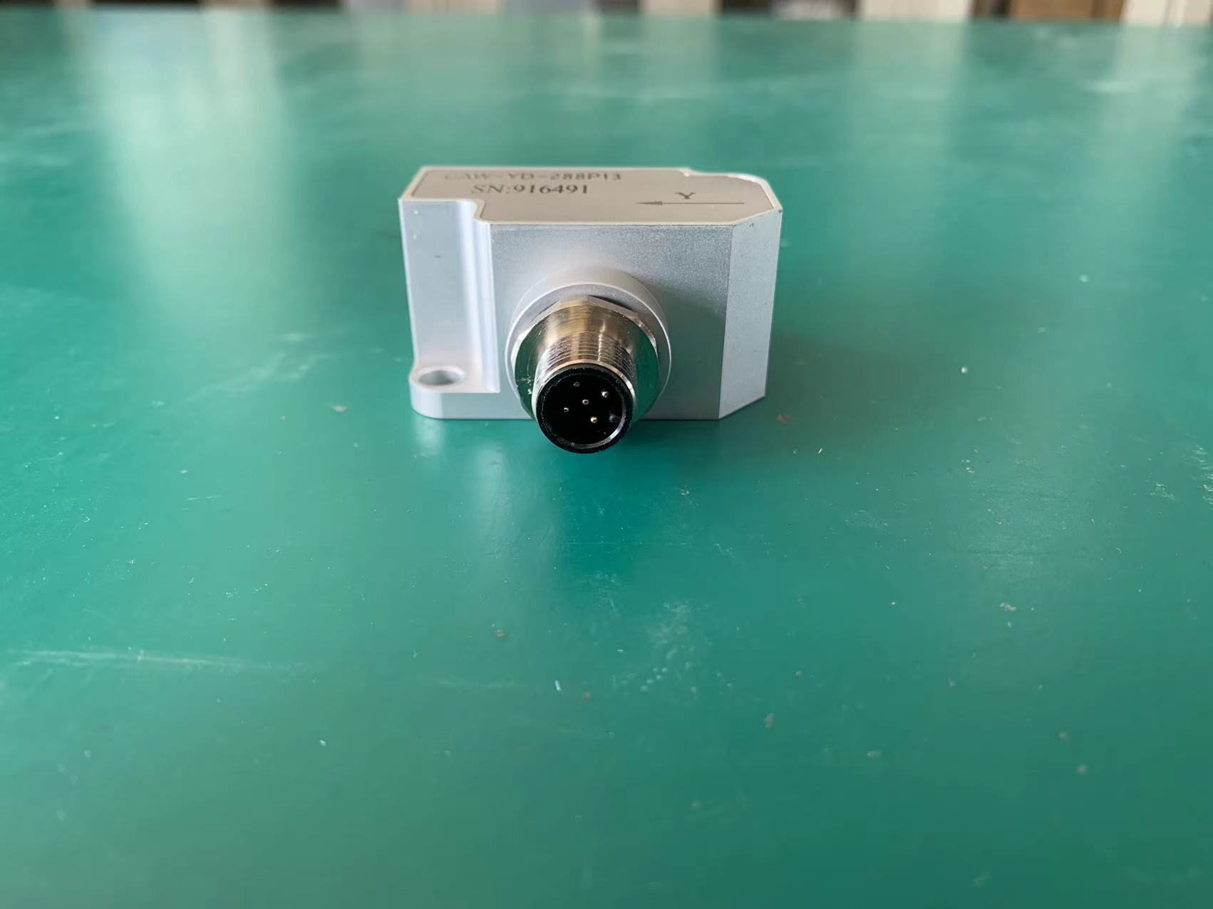 Z,Y 2축 500mv/g 온도형 압전 진동 센서 IE - Vibration Sensor Accelerometer Industrial 리뷰 및 가격